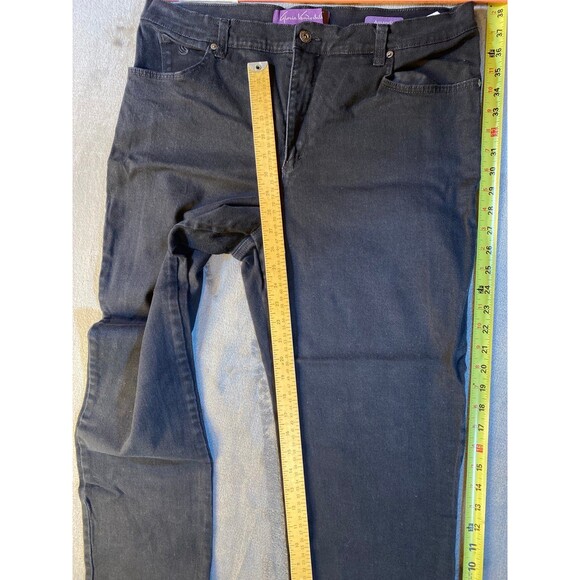 Gloria Vanderbilt, Black Denim Jeans, Size 18 Missy, Amanda Short Preowned - Picture 3 of 10